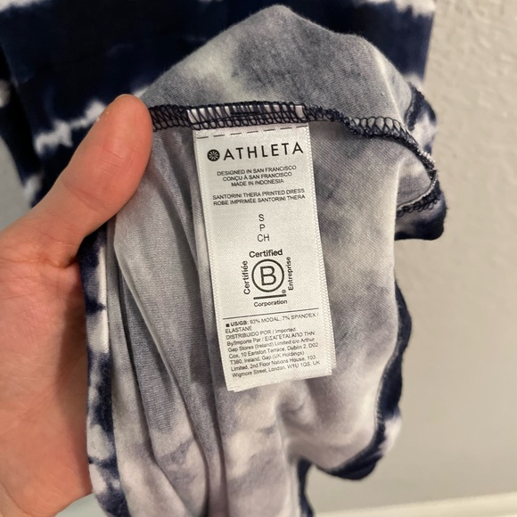 Athleta Santorini Thera Tie Dye Stripe Dress Navy Blue Small Athleisure Midi Fit - Picture 7 of 7